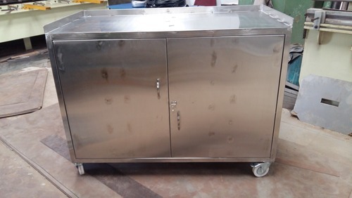Trident Stainless Steel Counter Table, Size : 4 x 4 x 3 Ft