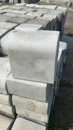 Concrete Rcc Kerb Stone, Color : Gray