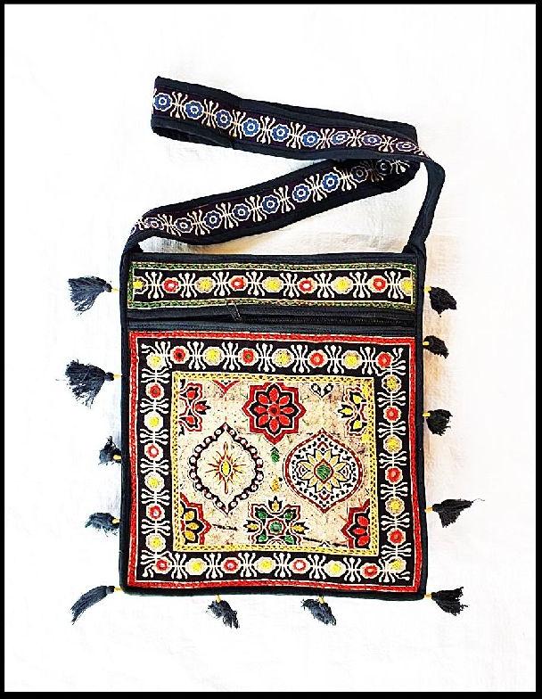 Cotton handicraft bags, Feature : Colorful, Fashionable, Water Proof