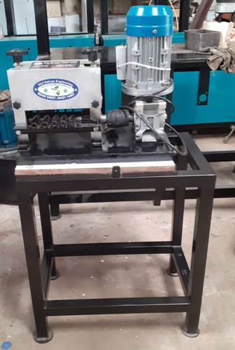 Polished Mild Steel Electric Industrial Wire Stripping Machine, Capacity : 50-100kg/h