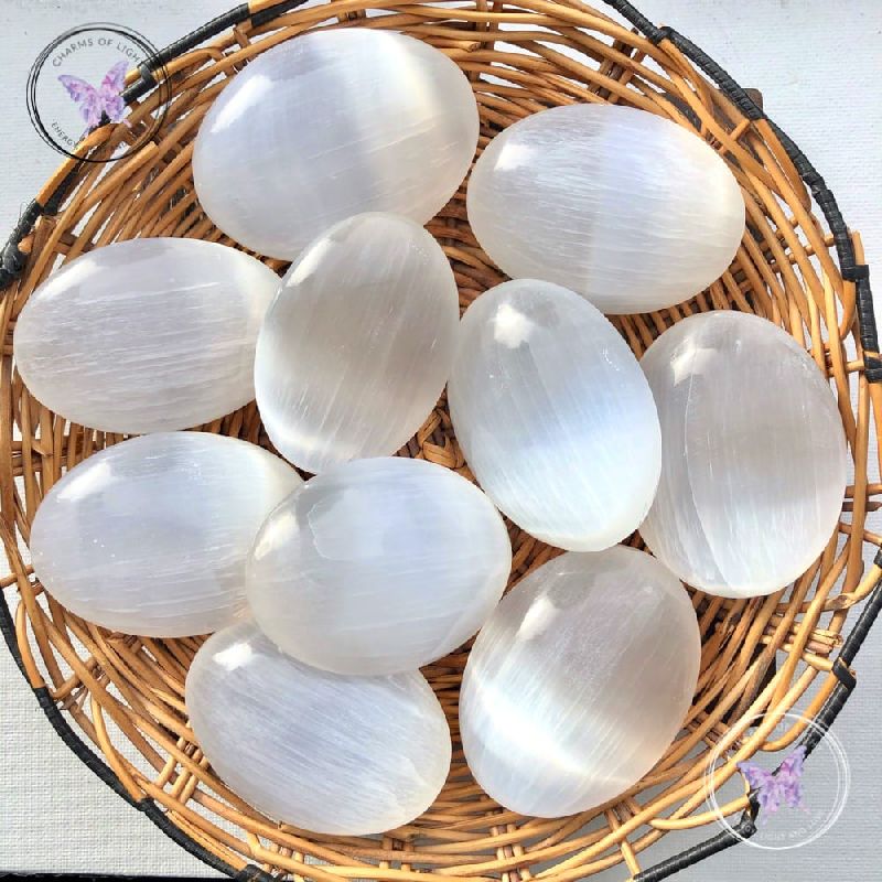 Polished Plain White Selenite Palm Stone, Feature : Antibacterial, Fine Finished, Striking Colours