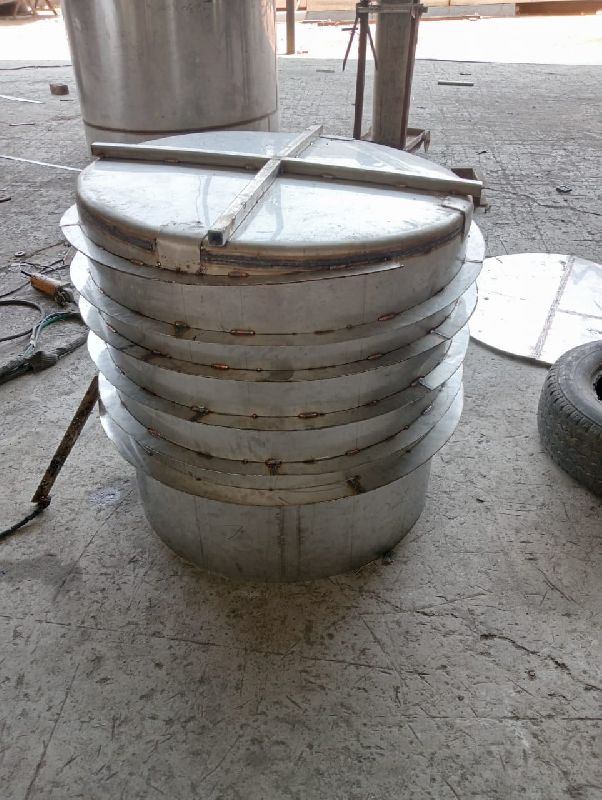 Vertical Storage tank With water jacket, Certification : ISI Certified