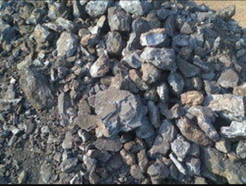 Universal manganese dioxide at best price INR 65 / Kg in Valsad Gujarat