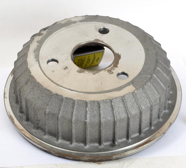 Coated Alloy Steel Piaggio Ape Brake Drum, for Vehicles Use, Feature : Corrosion Proof, Durable