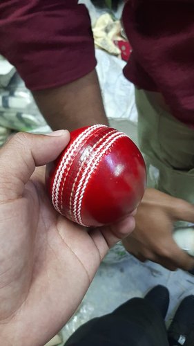 173gm Red Leather Cricket Ball, Size : Standard