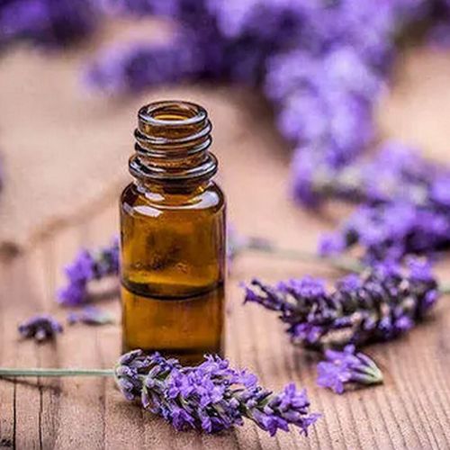 Lavender oil, for Cosmetics, Pharmas, Feature : Great Smell