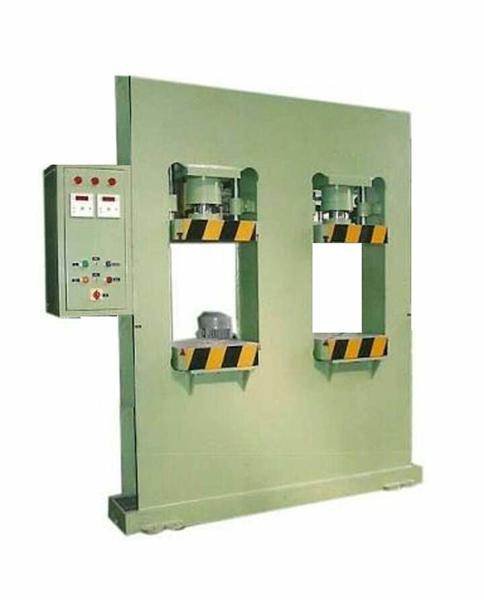Polished Mild Steel Hydraulic Moulding Machine, Certification : CE Certified
