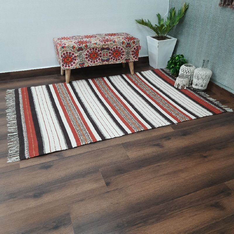 Cotton Handloom Carpet, for Rust Proof, Attractive Designs, Pattern : Printed