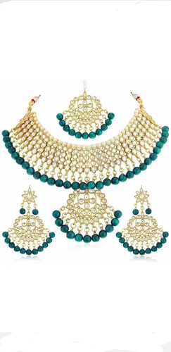 Kundan Green Jewellery Set