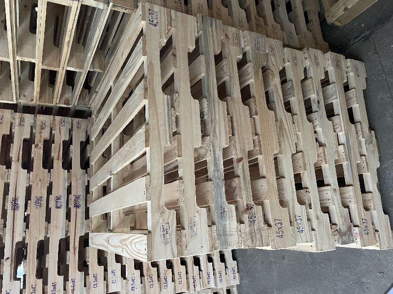 Grinded pine wood pallets, Feature : Accurate Dimension, Fine Finished, Termite Proof