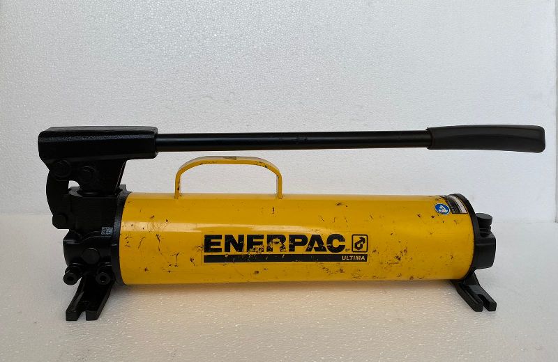 Enerpac P-80 Ultima Hydraulic Hand Pump, Certification : ISO 9001:2008