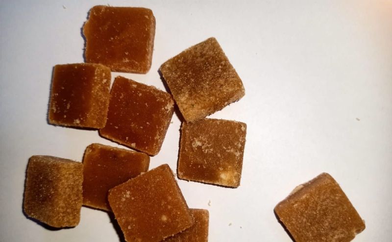 Natural Date Jaggery Cube, for Tea, Sweets, Medicines, Beauty Products, Feature : Non Harmful, Non Added Color