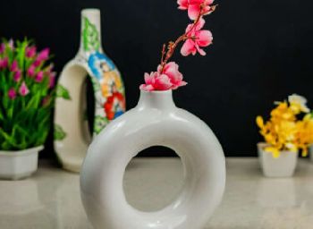 Round Non Printed Polished Ceramic Ring Vase, Packaging Type : Carton Box