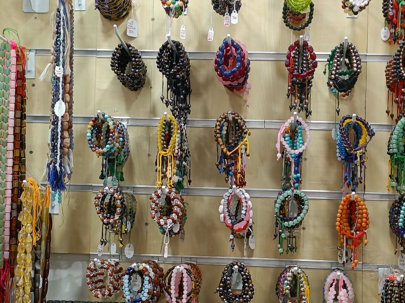 Stone Bracelets, Feature : Colorful Pattern, Shiny Looks
