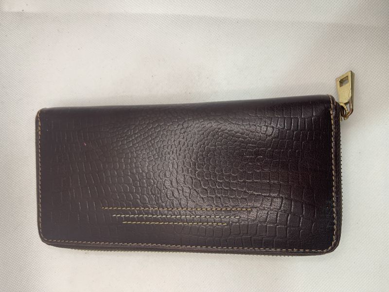 Plain Rexine Leather Ladies wallet, for Personal Use, Packaging Type : Plastic Packet