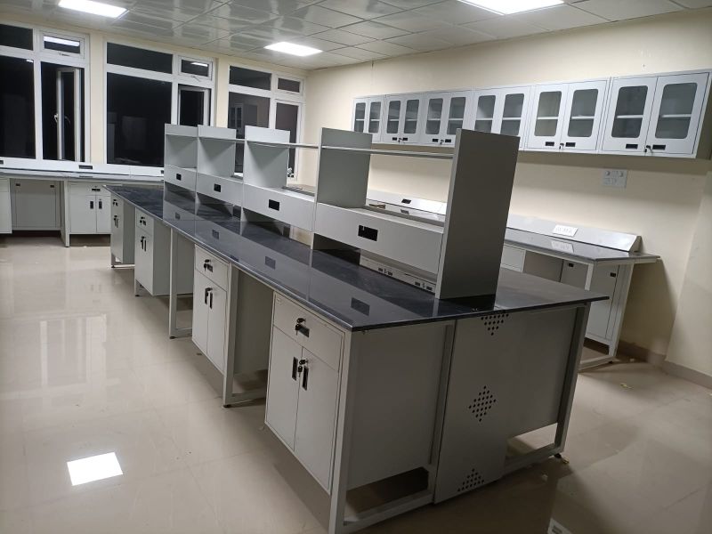 Polished Metal laboratory furniture, Feature : Accurate Dimension, High Strength