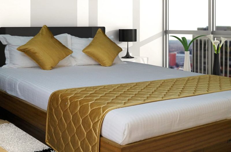 Hotel Golden Bed Runner