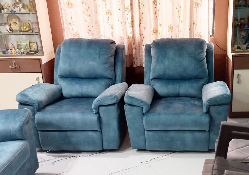 Plain Recliner Sofas, For Offices, Hotels, Home, Feature : Stylish, Soft, Quality Tested, High Strength