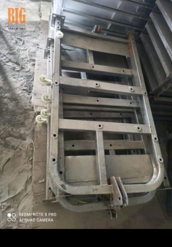 SUSPENDED HANGING PLATEFORM