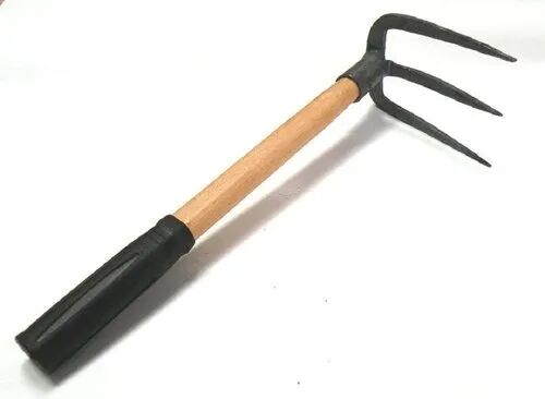 Wooden MS 3 prong digging fork