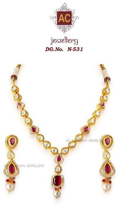 Gold Plated Brass Kundan Jewellery Necklace, Technics : Handmade