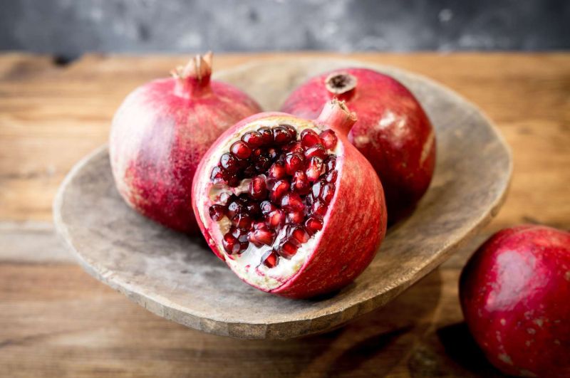 Red Fresh Pomegranate, For Cooking, Cosmetics, Human Consumption, Shelf Life : 10 Days