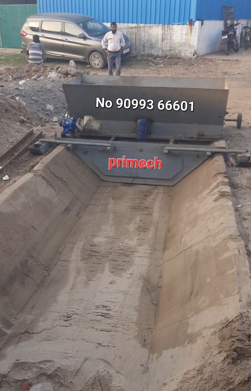 Semi-Automatic concrete drain paver machine, for Industrial