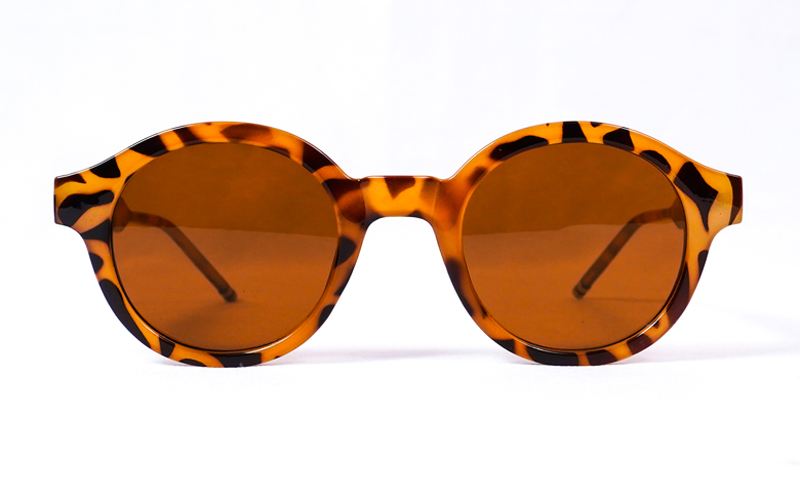 brown full rim aviator sunglasses
