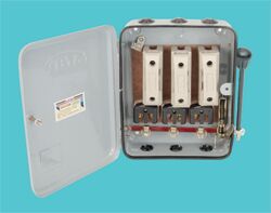 Rewirable Switchgears, Rated Voltage : 240 - 415 VOLTS