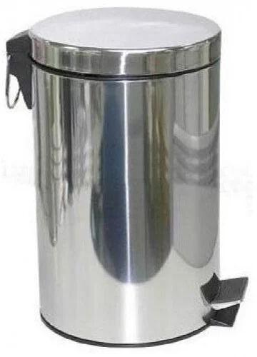 Stainless Steel Pedal Dustbin, Size : 10 x 14 Inch (D x H)