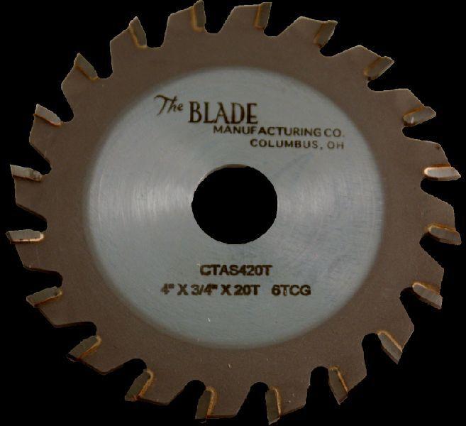 Carbide tipped saw blade