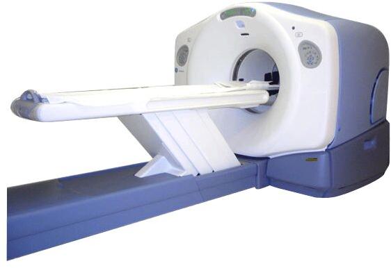 GE DISCOVERY ST 4 SLICE PET CT Scanner