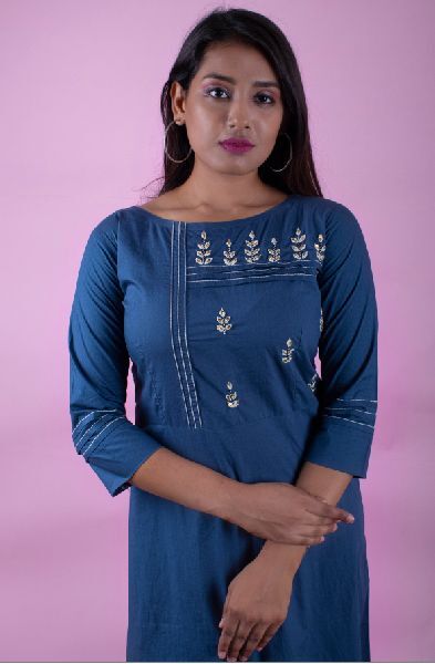 BLUE DESIGNER A-LINE STRAIGHT KURTIS/ KURTAS, Gender : Female, Feature :  Dry Cleaning at Rs 999 / Carton in Surat