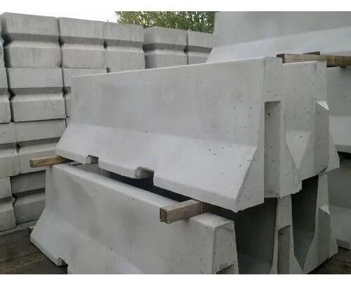 Grey Rcc Jersey Barrier, For To Separate Lanes Of Traffic, Length : 2500 Mm