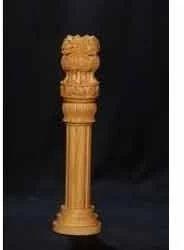 Wooden Pillar, Feature : Free from defects, Moisture resistant, Fine polishing .