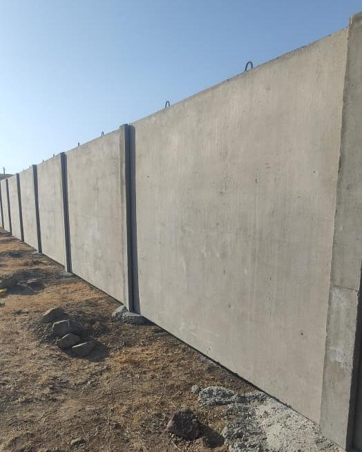 Grey Stone Precast Plain RCC single panel walls, for Solar Plants, Feature : FIne Finished, Durable
