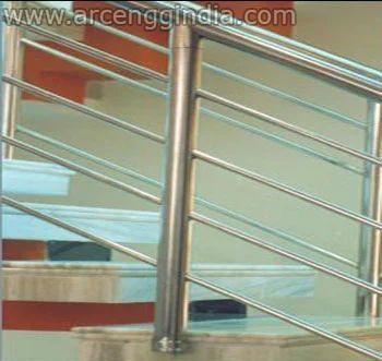 Round Polished Stainless Steel Railing, for Staircase Use, Feature : Corrosion Proof, Easy To Fit