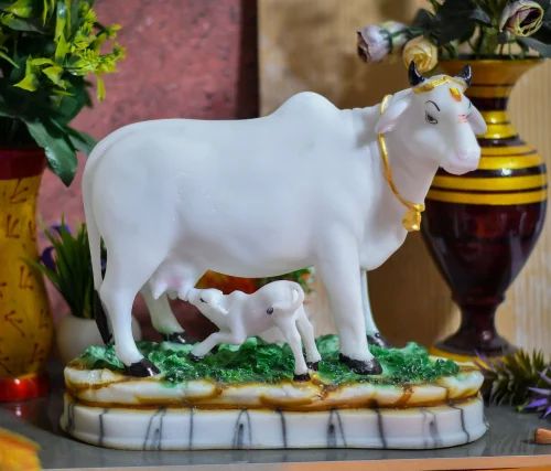 White Polyresin Cow and Calf Statue, for Interior Decor, Packaging Type : Thermocol Box