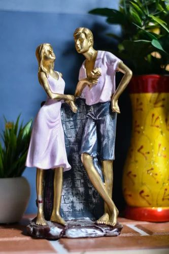 Polyresin Love Couple Standing Statue, for Interior Decor, Speciality : Attractive Look