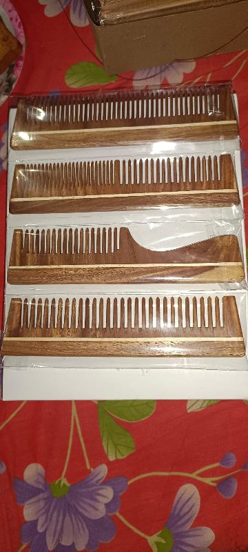 Wooden comb, for Home, Hotel, Salon, Feature : 100% Genuine, Easy To Use, Flexible, Light Weight