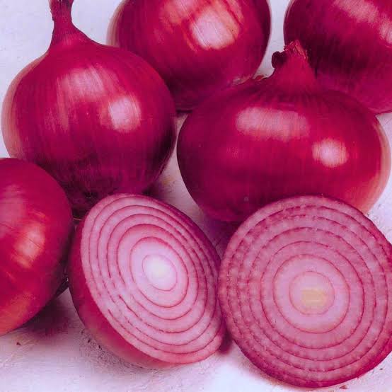 Natural red onion, for Cooking, Packaging Size : 15