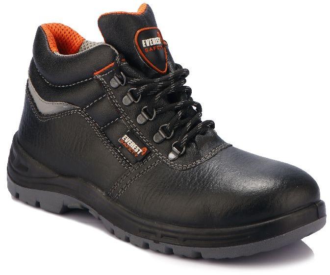 900 gm Leather safety footwear, Outsole Material : PU