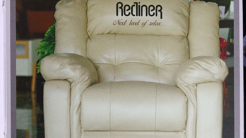 Polished Recliner Chair, for Home, Hotels, Offices, Feature : Accurate Dimension, Attractive Designs