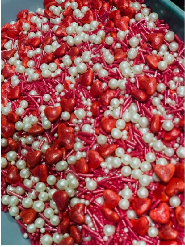 Red and White Mixed Cake Sprinkle, Packaging Type : Plastic Packets