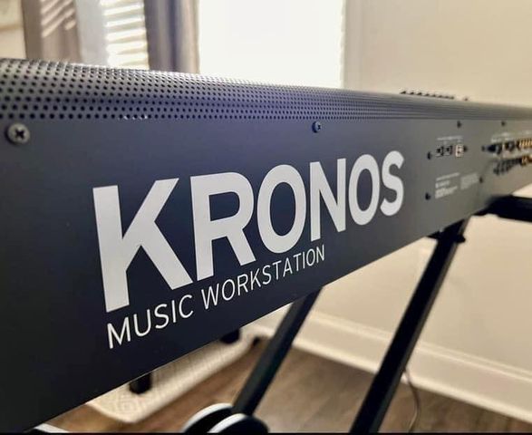 New 88-key Korg Kronos 2 keyboard