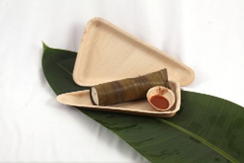 Plain Triangle Areca Leaf Tray, Size : 25x15x1.8cm