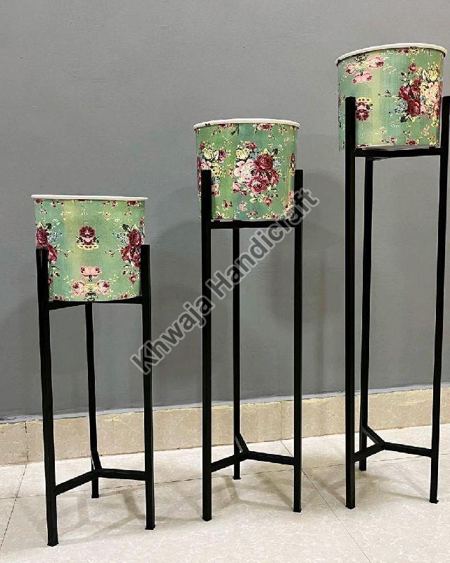 Round Iron Planter Stand, for Home, Hotel, Outdoor, Feature : Durable, Industrial