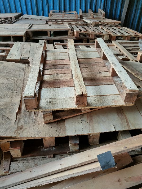 Wooden Scrap, for Industrial Use, Length : 0-5Ft