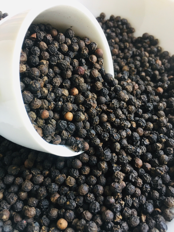 Raw Natural organic black pepper, for Cooking, Feature Rich In Taste