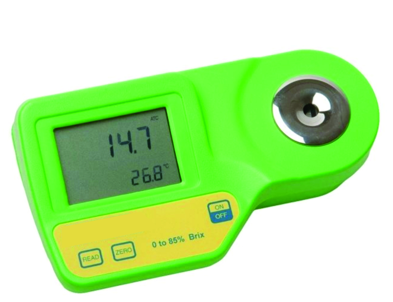 Battery Plastic Digital Refractometer 085 Brix, For Laboratory, Width